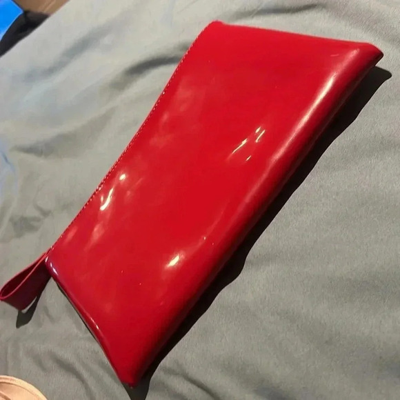 Shiseido Ginza Tokyo Red make-up bag - Picture 7 of 11